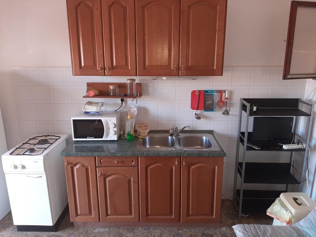 Apartments Ivan Perkov Tomas Bilo Primošten Esterno foto