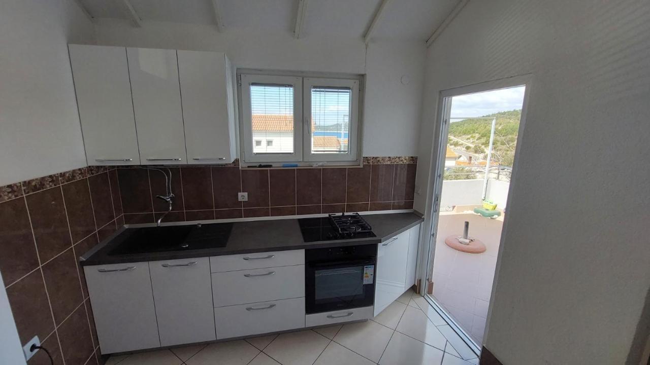 Apartments Ivan Perkov Tomas Bilo Primošten Esterno foto