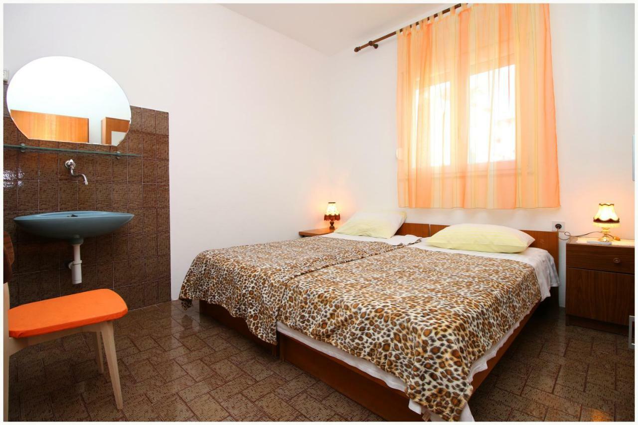 Apartments Ivan Perkov Tomas Bilo Primošten Esterno foto